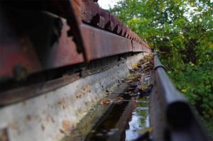 Dirty gutter
